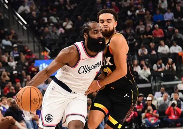 快船主场擒下小牛，将系列赛领先-的简单介绍