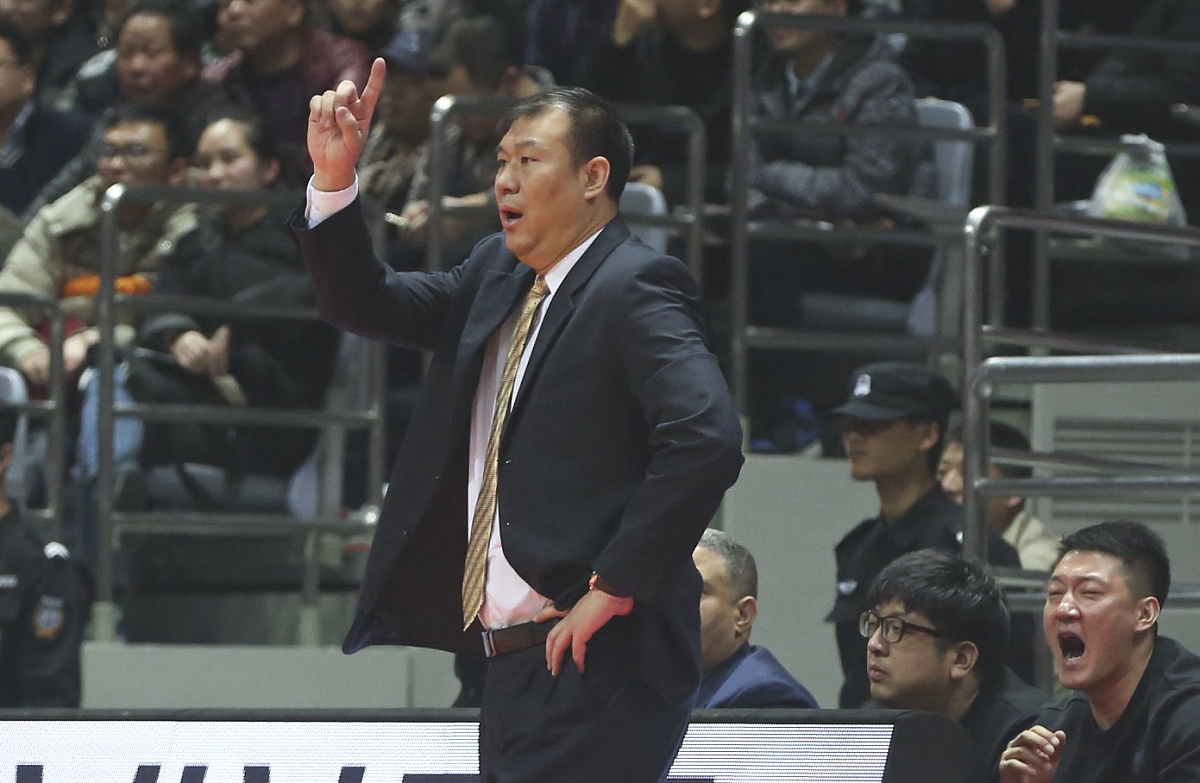 篮球比赛中涌现出一批年轻的新星