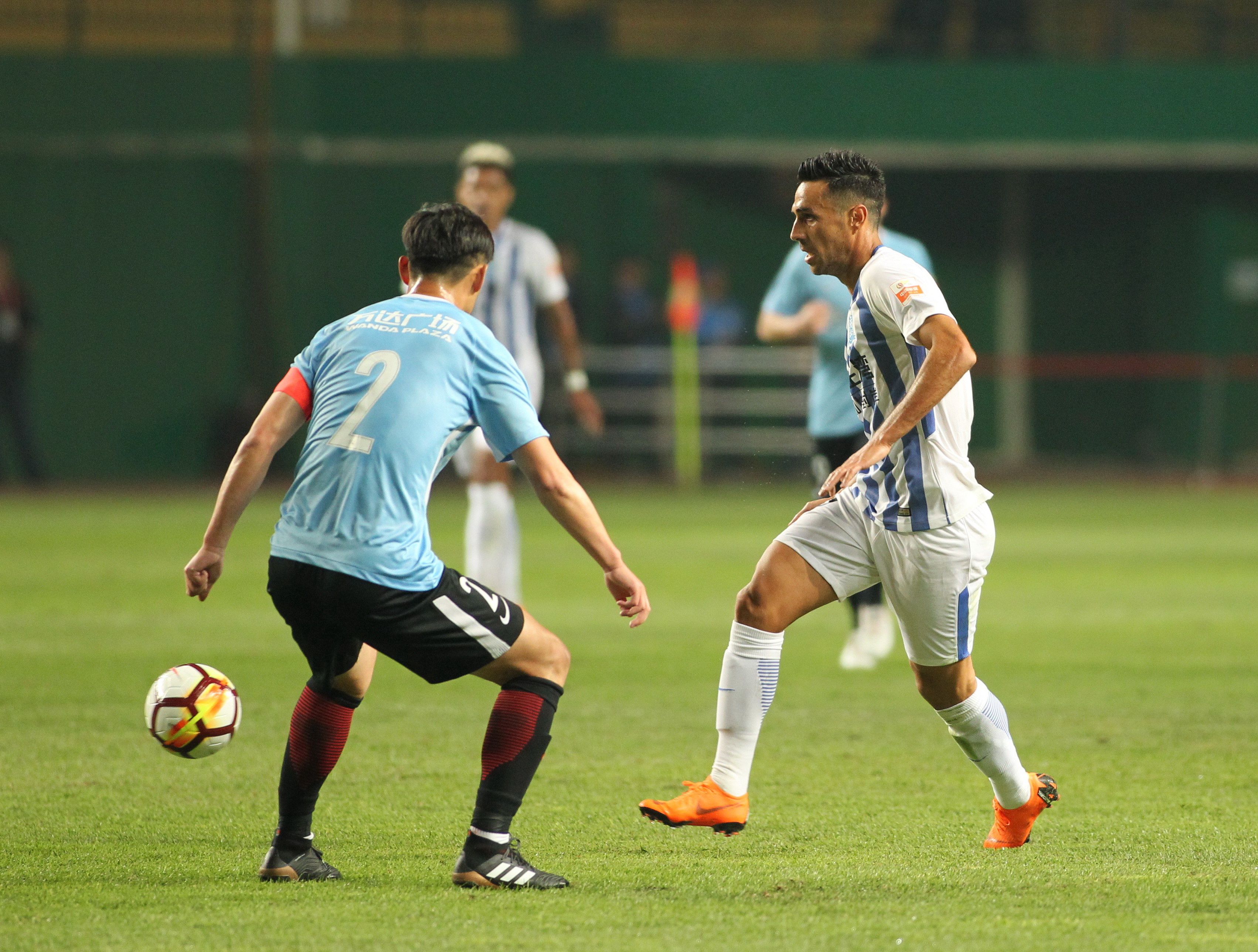 包含富力客场惊险获胜，中超壮举再现的词条