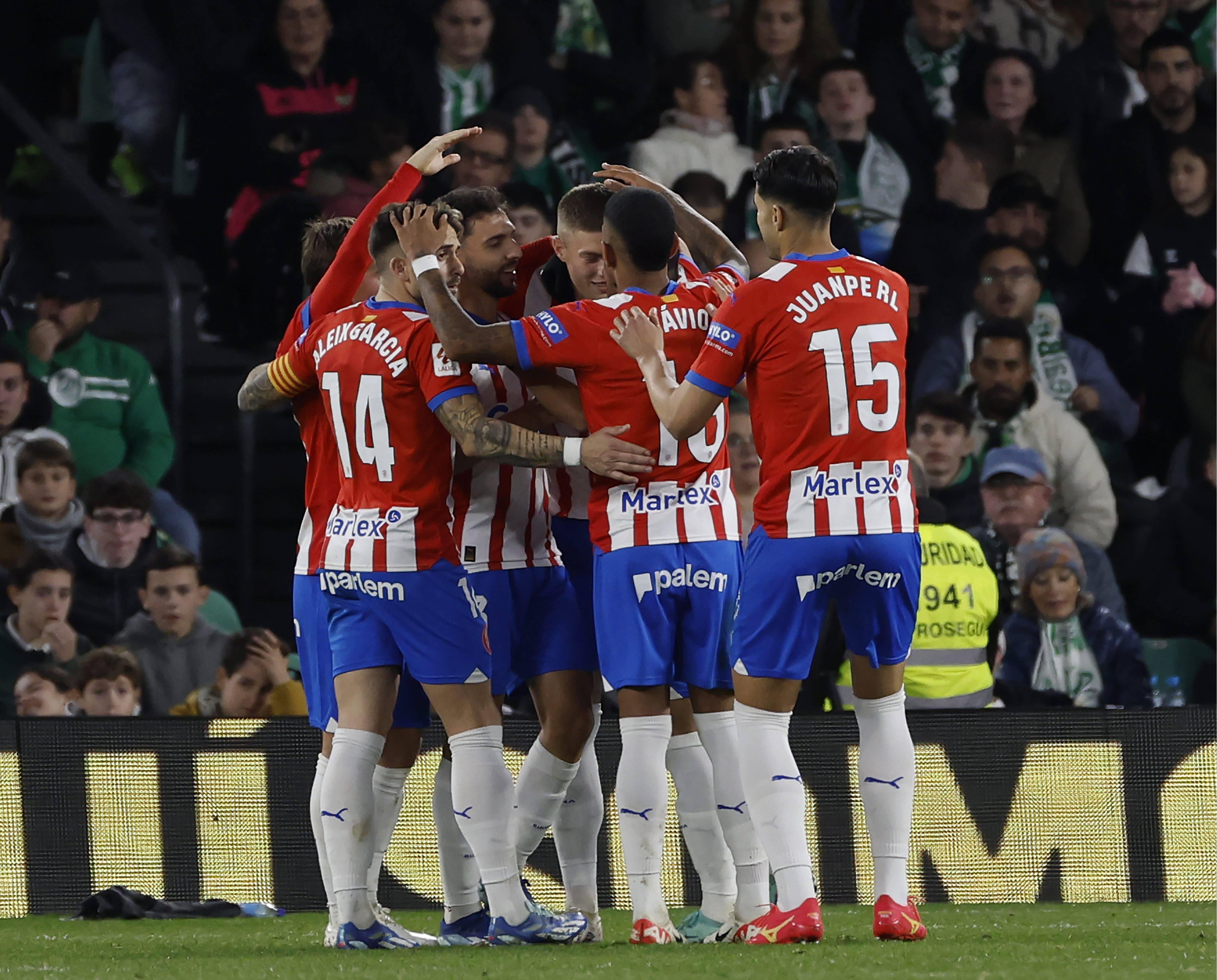 包含赫罗纳重组阵容提高防守压迫局面的词条 包含赫罗纳重组阵容提高防守压迫局面的词条