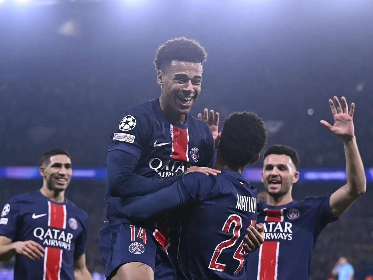 关于巴黎圣日耳曼取得胜利,领跑积分榜的信息 关于巴黎圣日耳曼取得胜利,领跑积分榜的信息