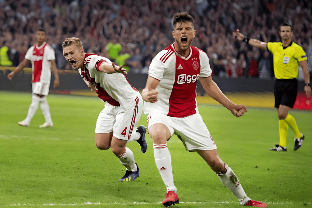 关于阿贾克斯尝试突破对手围堵,欧冠淘汰赛焦点之战的信息 关于阿贾克斯尝试突破对手围堵,欧冠淘汰赛焦点之战的信息