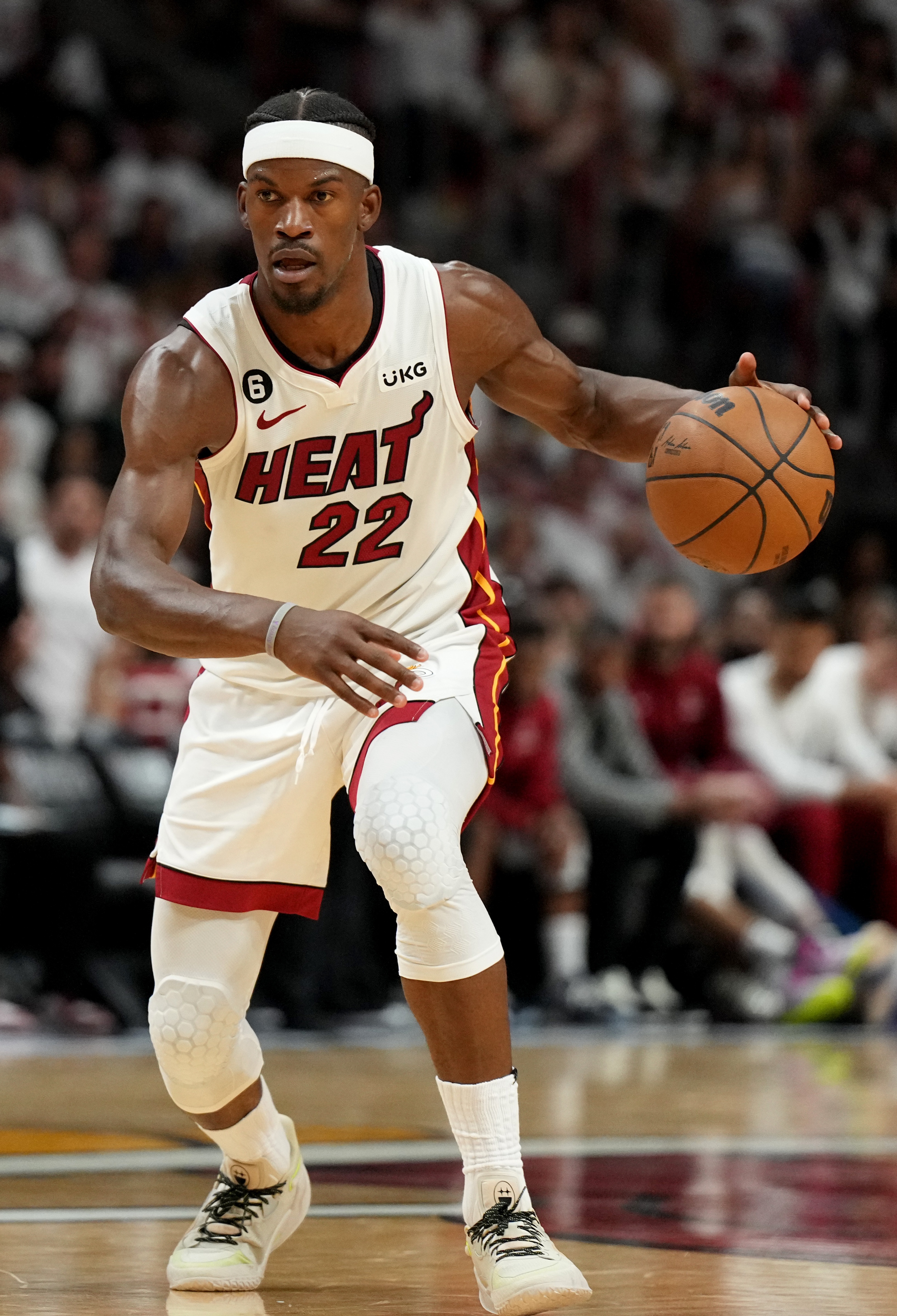 赛场上的考验必将考验球员的最大实力