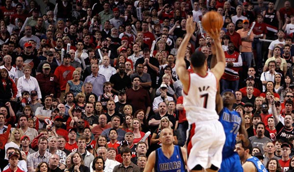 火箭逆转失败,外线远投不准致使失分失利 火箭逆转失败,外线远投不准致使失分失利