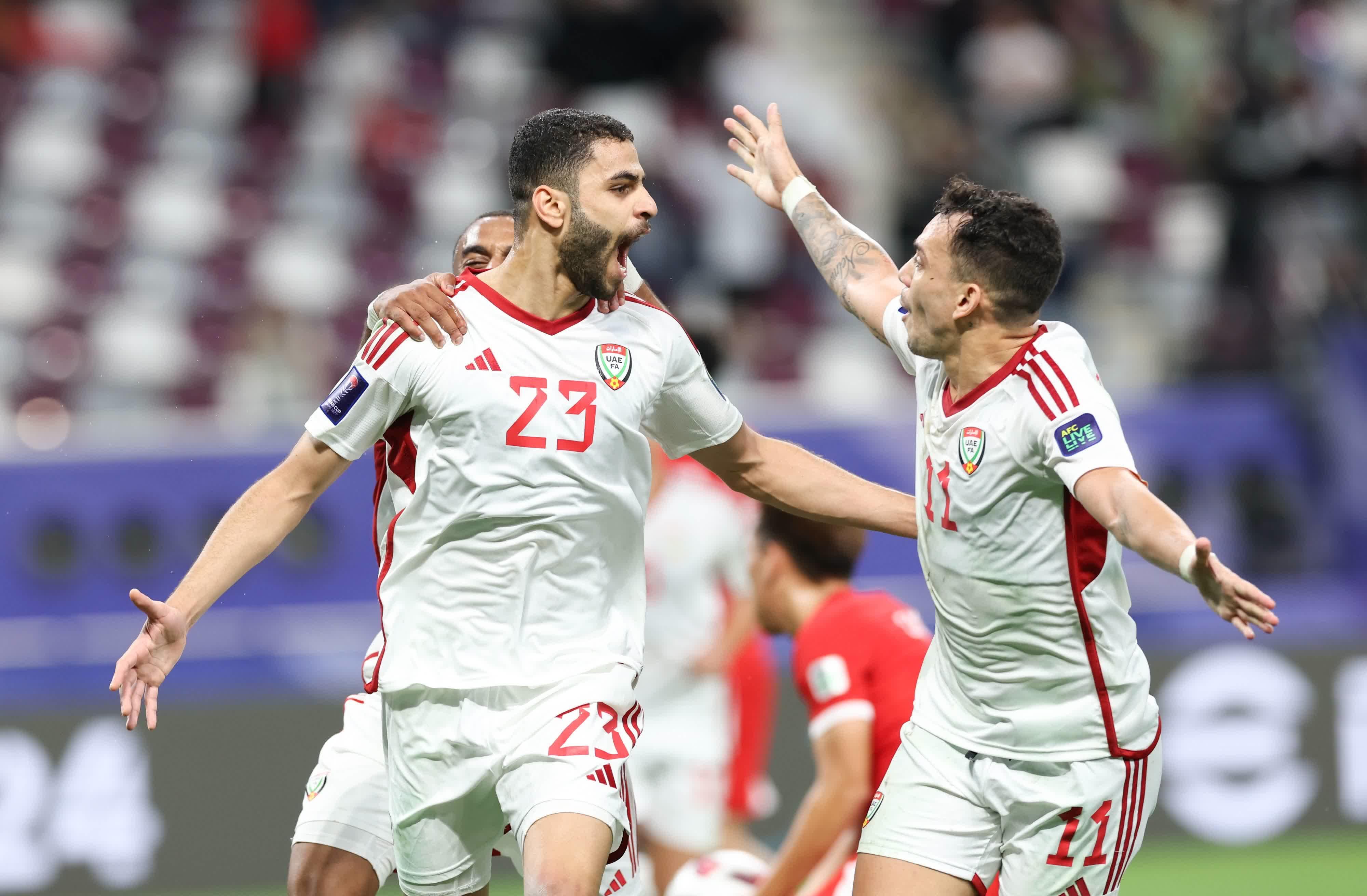 顶尖球队在比赛中击败对手，震惊全球足坛的简单介绍