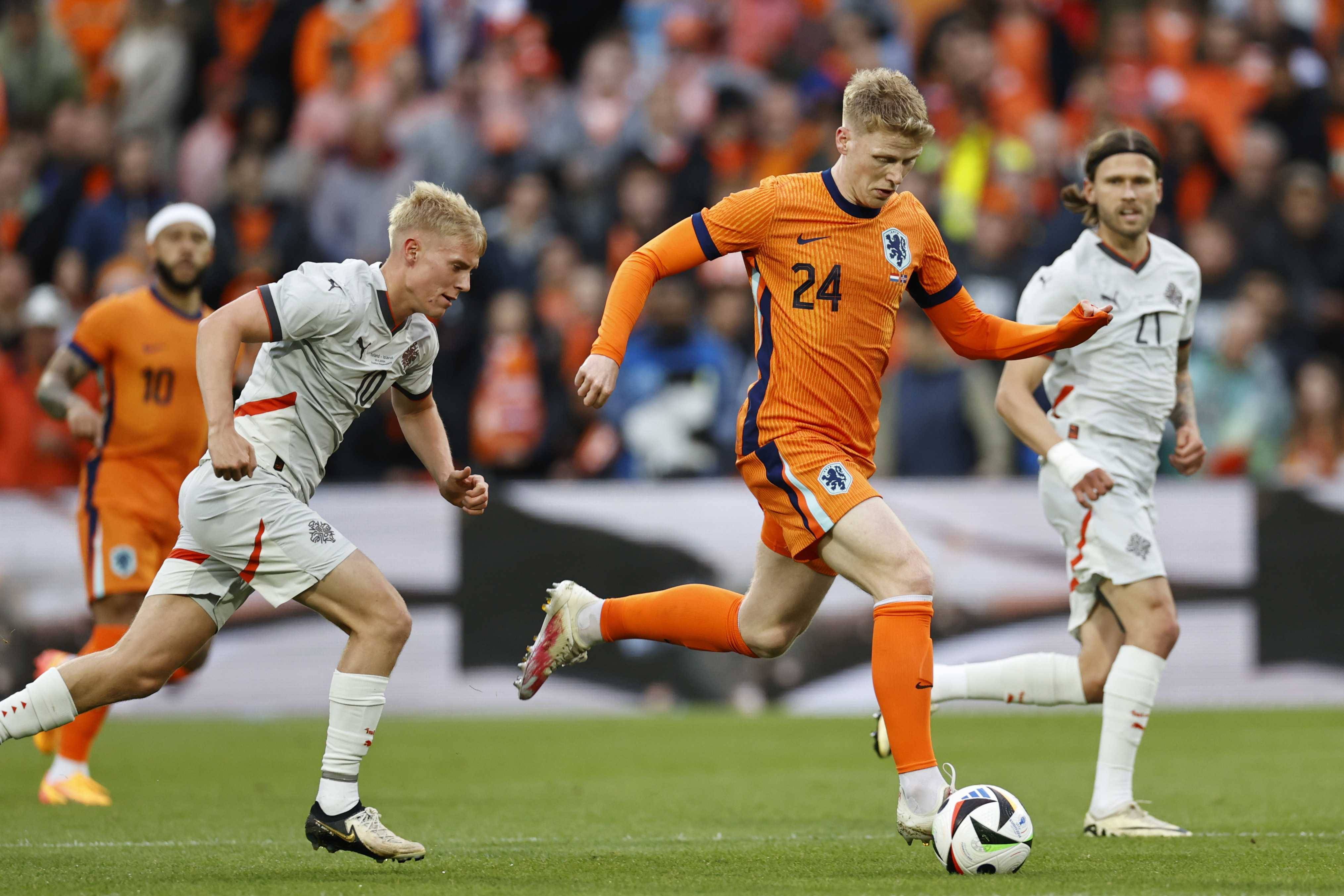 冰岛国家队在欧洲杯预选赛中追平对手，势如破竹的简单介绍