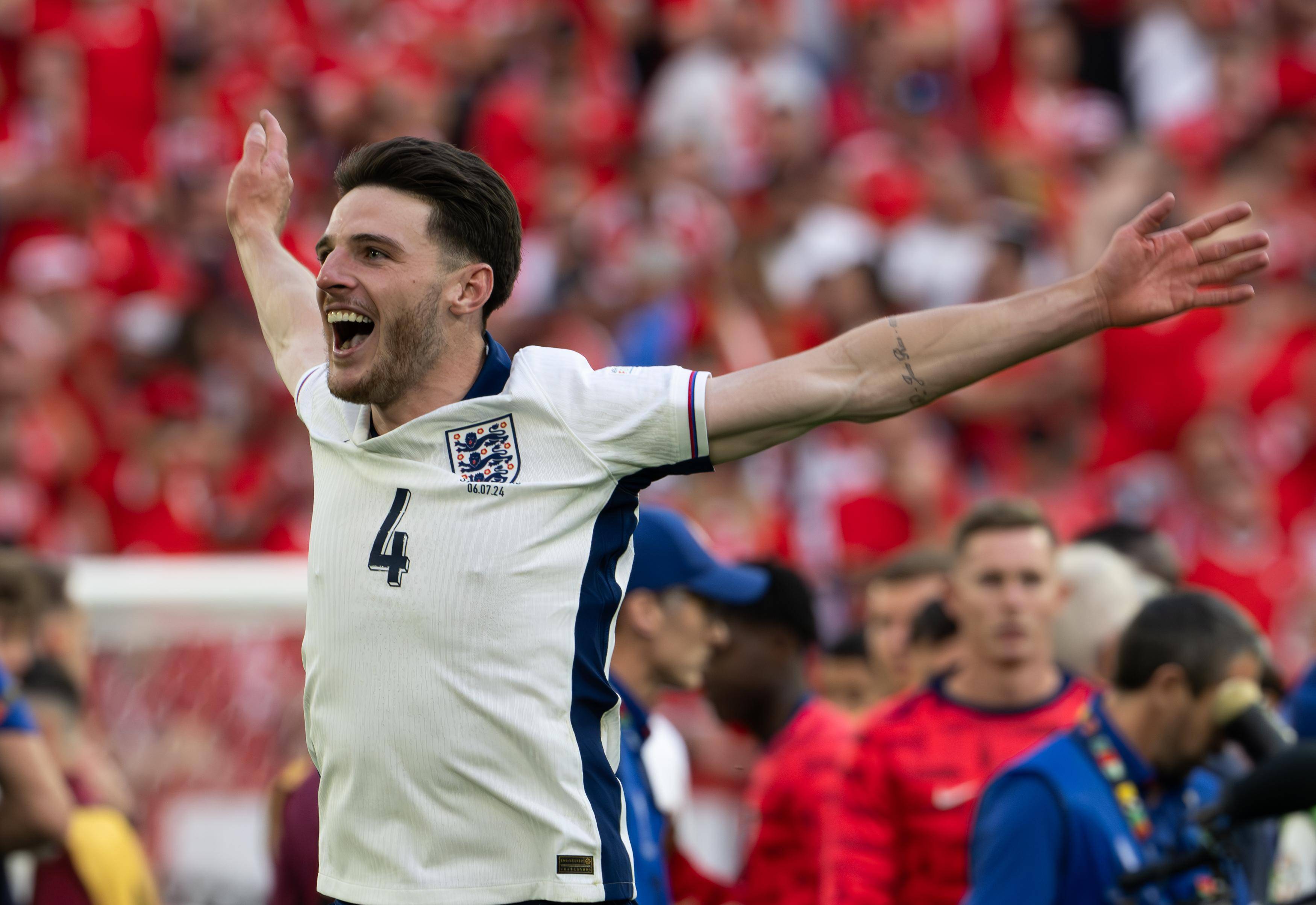 英格兰队在国外赛场上大放异彩,引发热议 英格兰队在国外赛场上大放异彩,引发热议