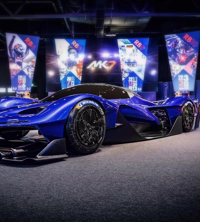 关于雷诺车队绝杀红牛车队，拉塞尔点燃赛场的信息