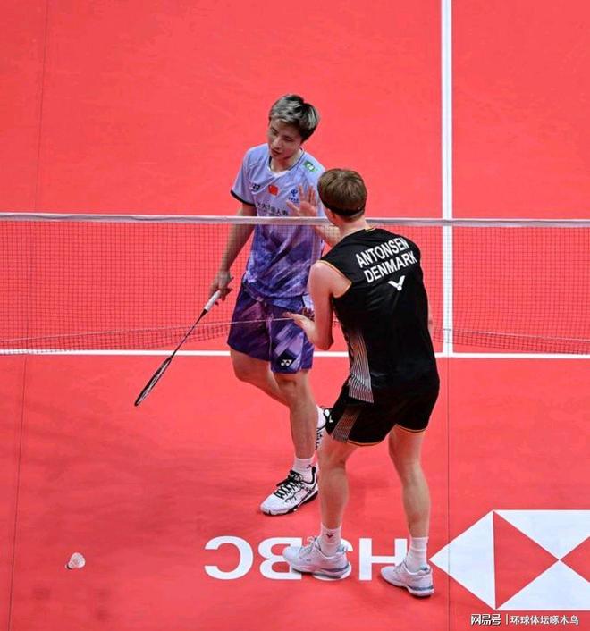 丹麦队横扫泰国队,石宇奇统治全场 丹麦队横扫泰国队,石宇奇统治全场