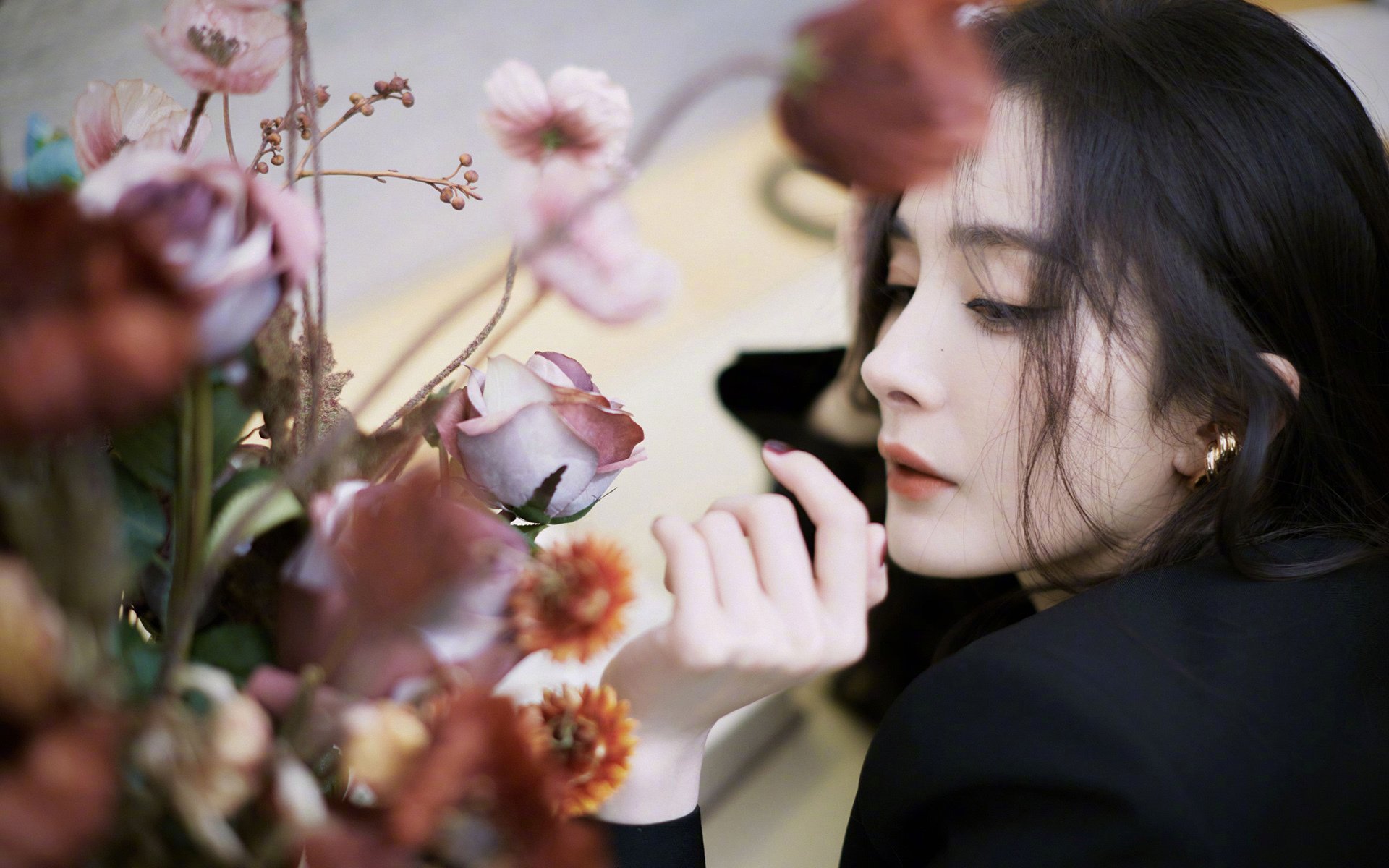 惊魂四十八秒！恩比德绝命三分助马刺掀翻独行侠